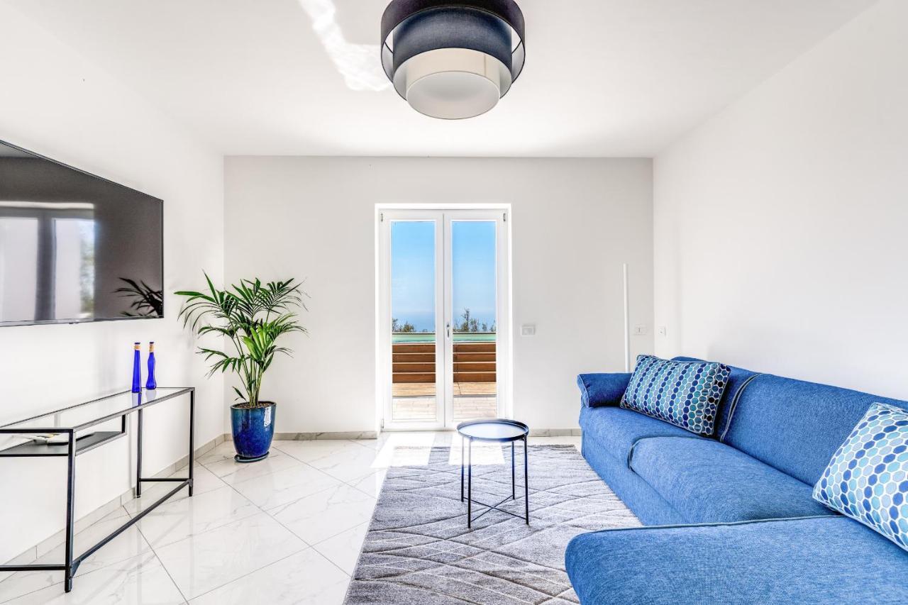 Villa Rusinella Minimalist Retreat With Sea Views 马萨鲁布朗斯 外观 照片