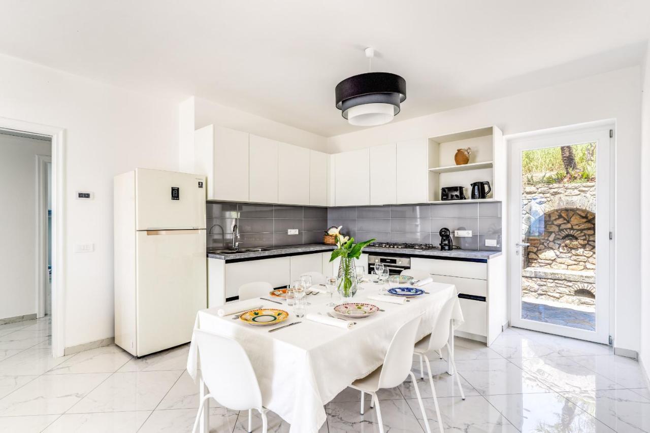 Villa Rusinella Minimalist Retreat With Sea Views 马萨鲁布朗斯 外观 照片