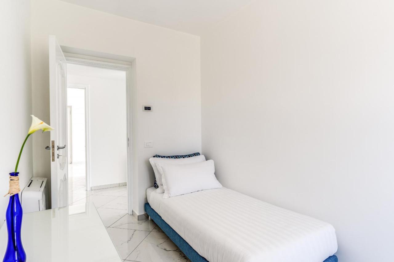 Villa Rusinella Minimalist Retreat With Sea Views 马萨鲁布朗斯 外观 照片